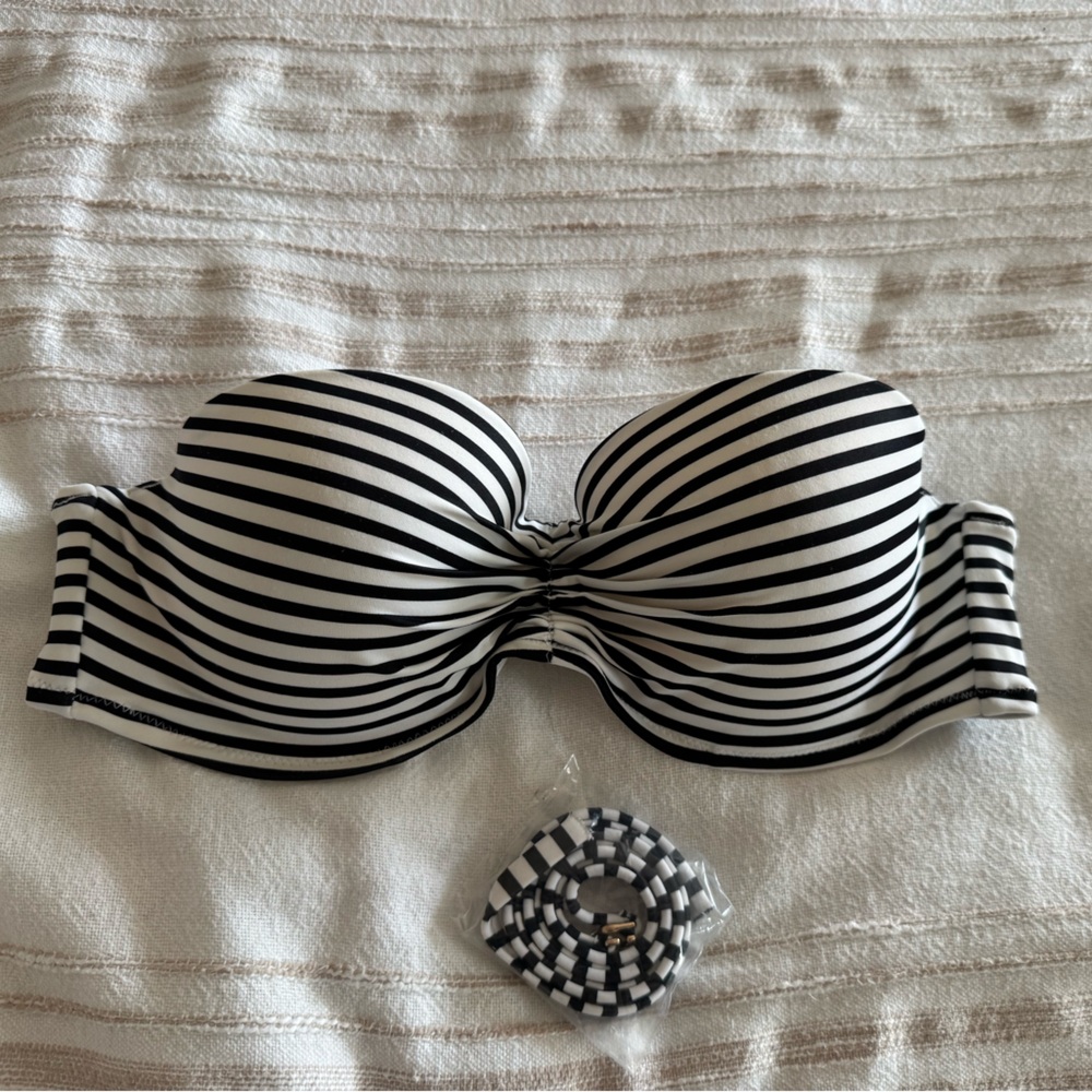 Victoria’s Secret bikini top